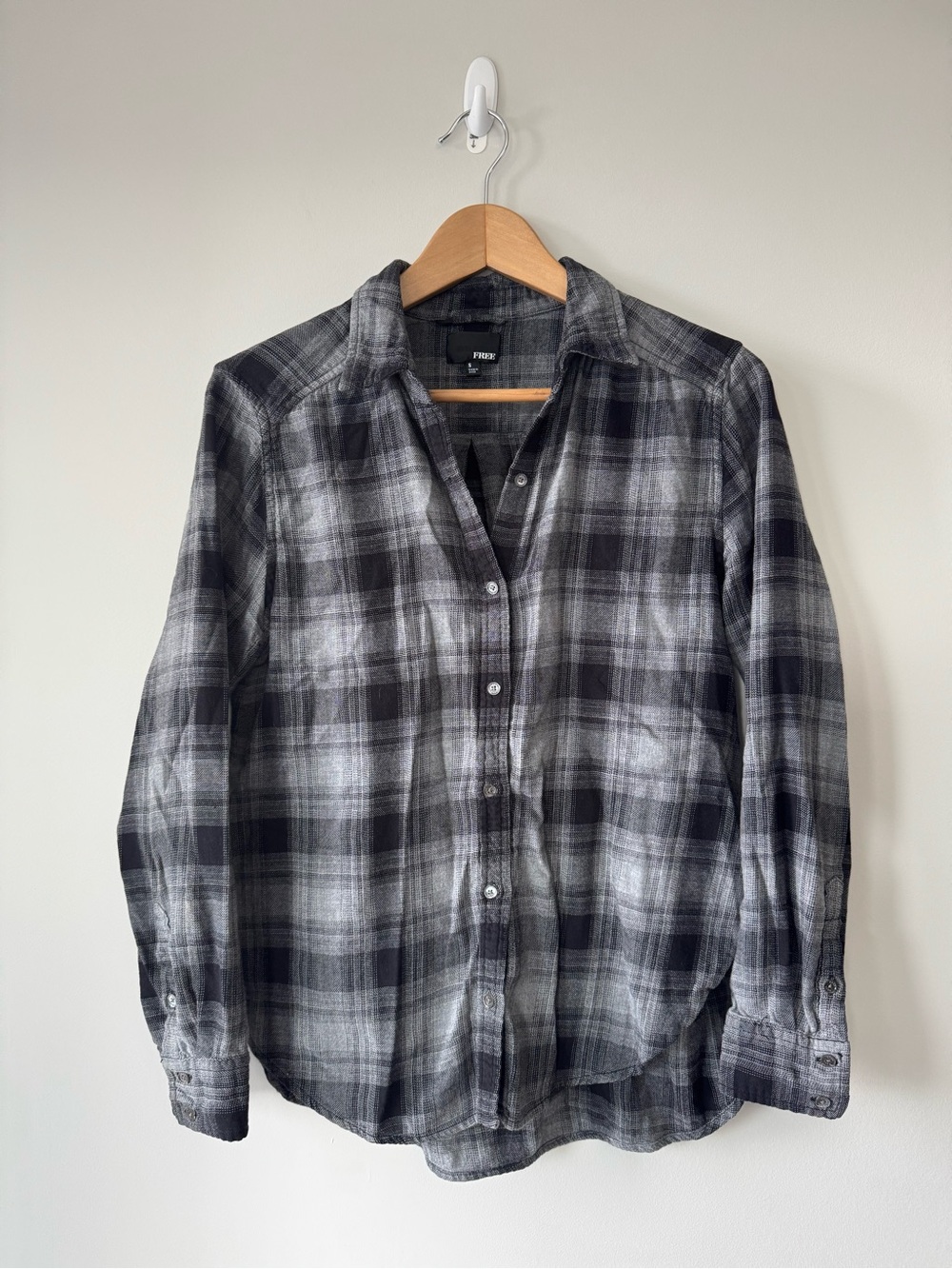 (S) Wilfred Black and Gray Plaid Button-Down Shirt
